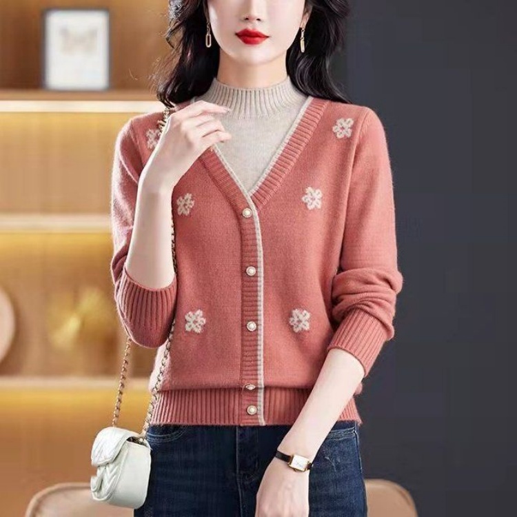 假兩件提花毛衣