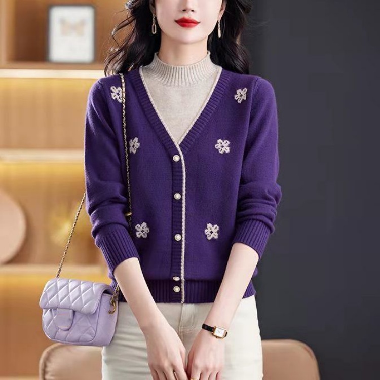 假兩件提花毛衣